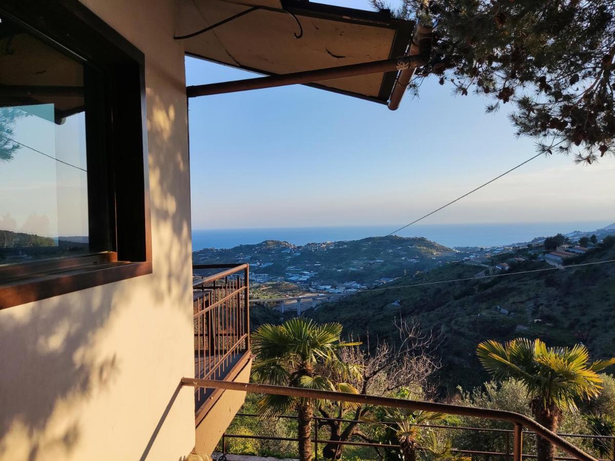 Detached House With Garden And Sea View Guest House ซานเรโม ภายนอก รูปภาพ
